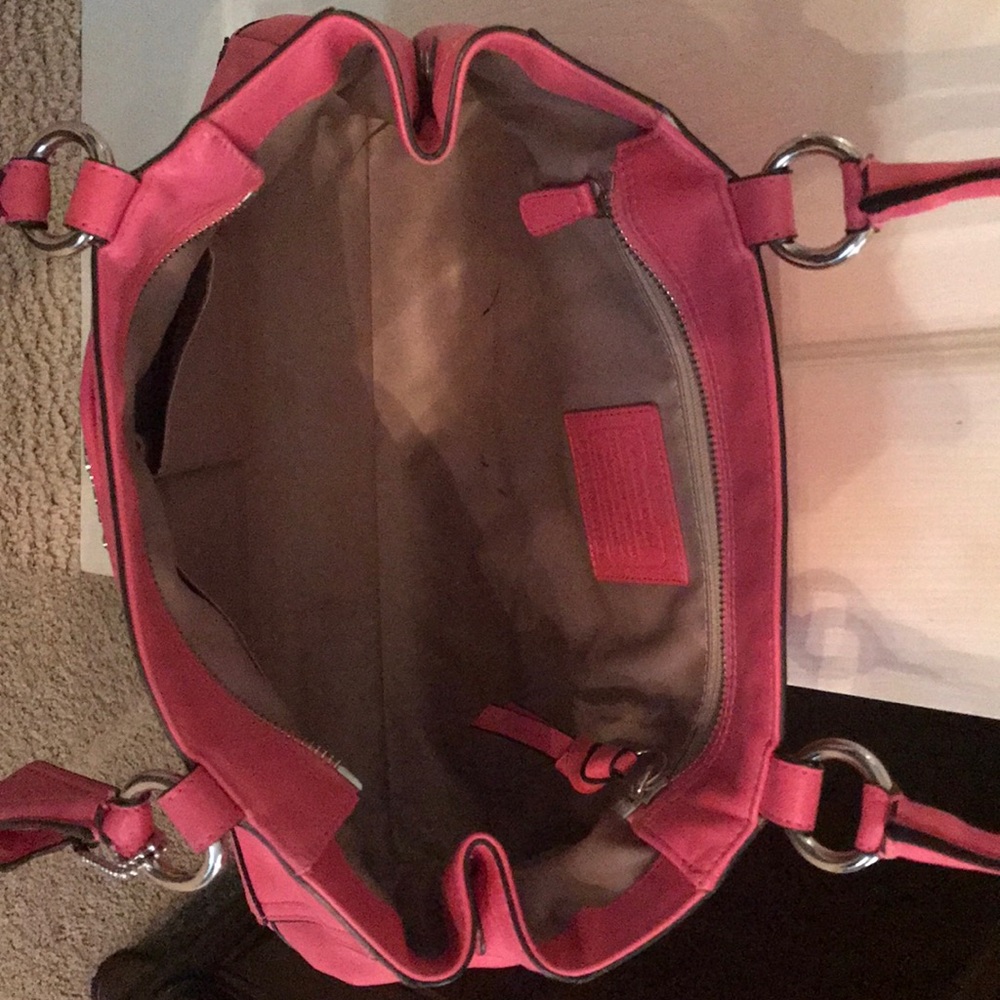 Pink leather Coach handbag - Picture 3 of 5